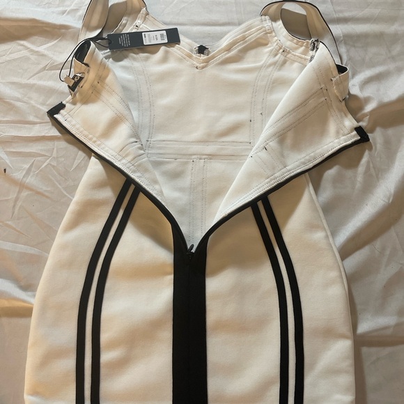 White Bodycon Dres Black Contrast Piping Pemblum Hem Sleeveless Fit & Flare XS - Picture 7 of 10